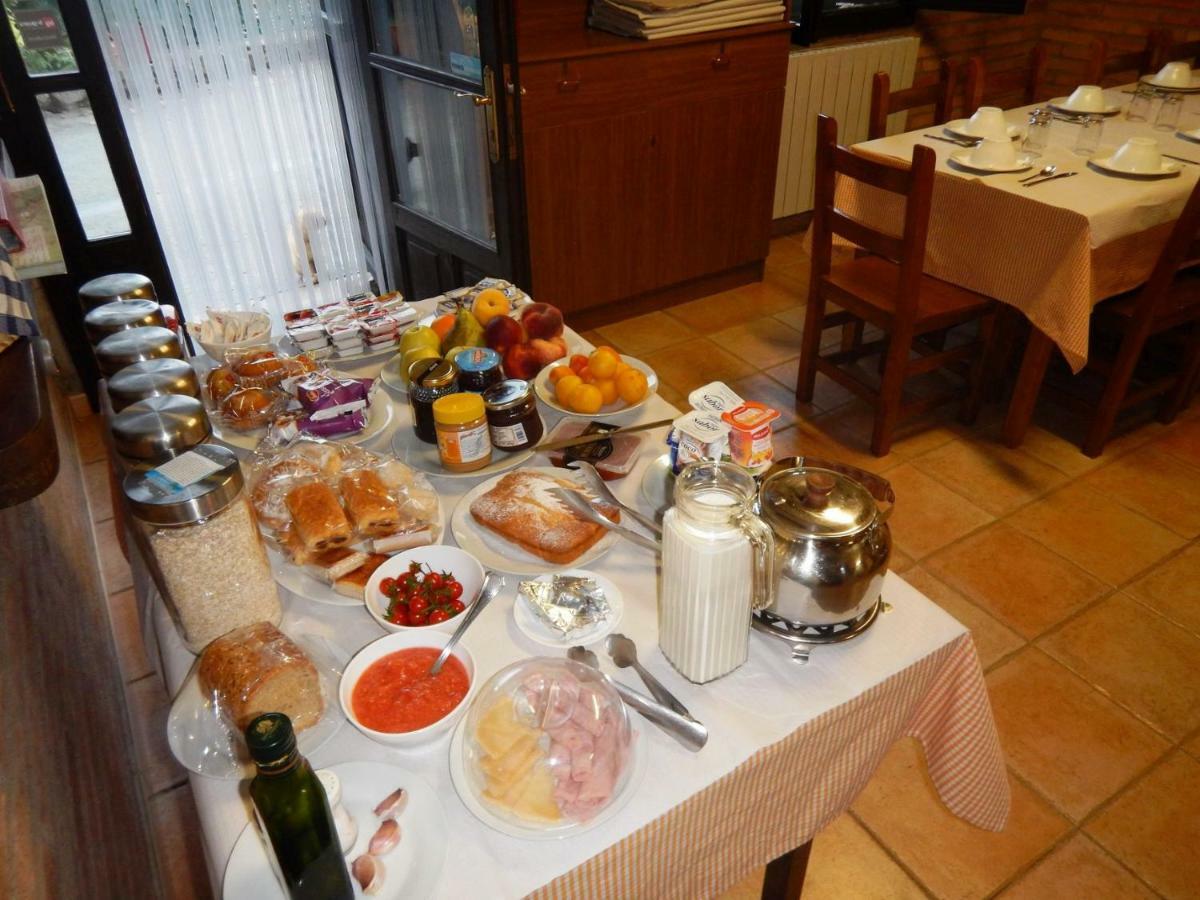 Albergue Las Almunias ภายนอก รูปภาพ